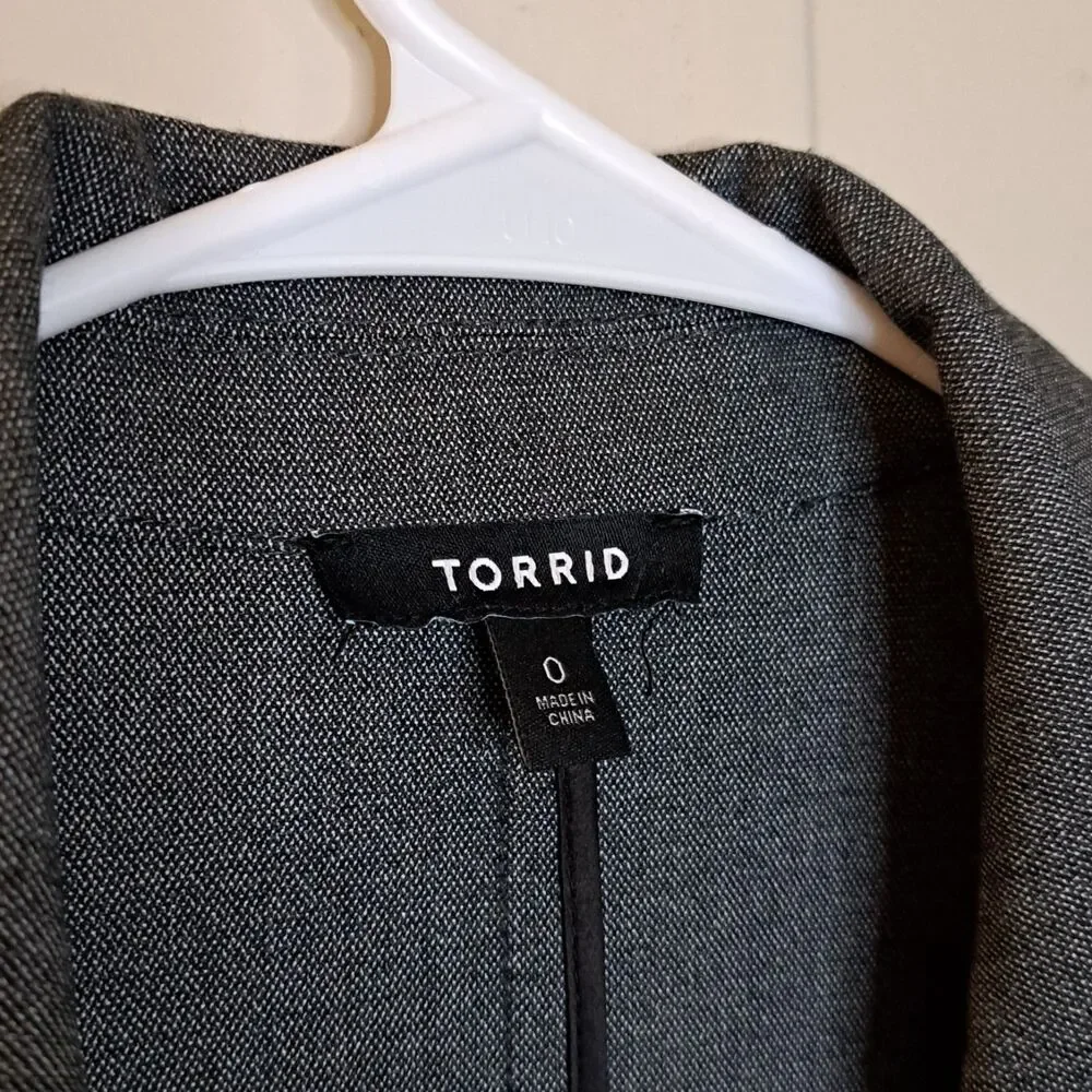Torrid Women Long Line Blazer Gray Size Plus 0 Buttons Long Sleeve - Picture 5 of 11